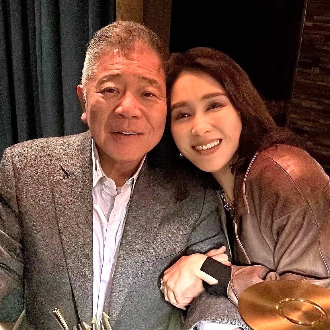 黎姿结婚15周年晒合影，甜称丈夫是真爱，马廷强大赞老婆无与伦比 - 吾爱微网