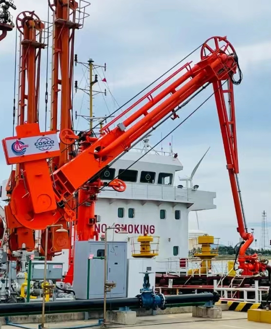 智能船用装卸臂