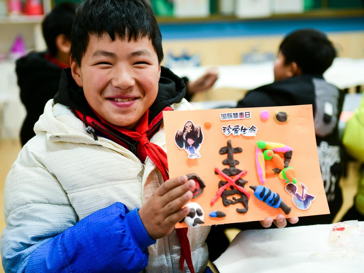 安徽和县：手工创作趣味多 宣传禁毒进行时