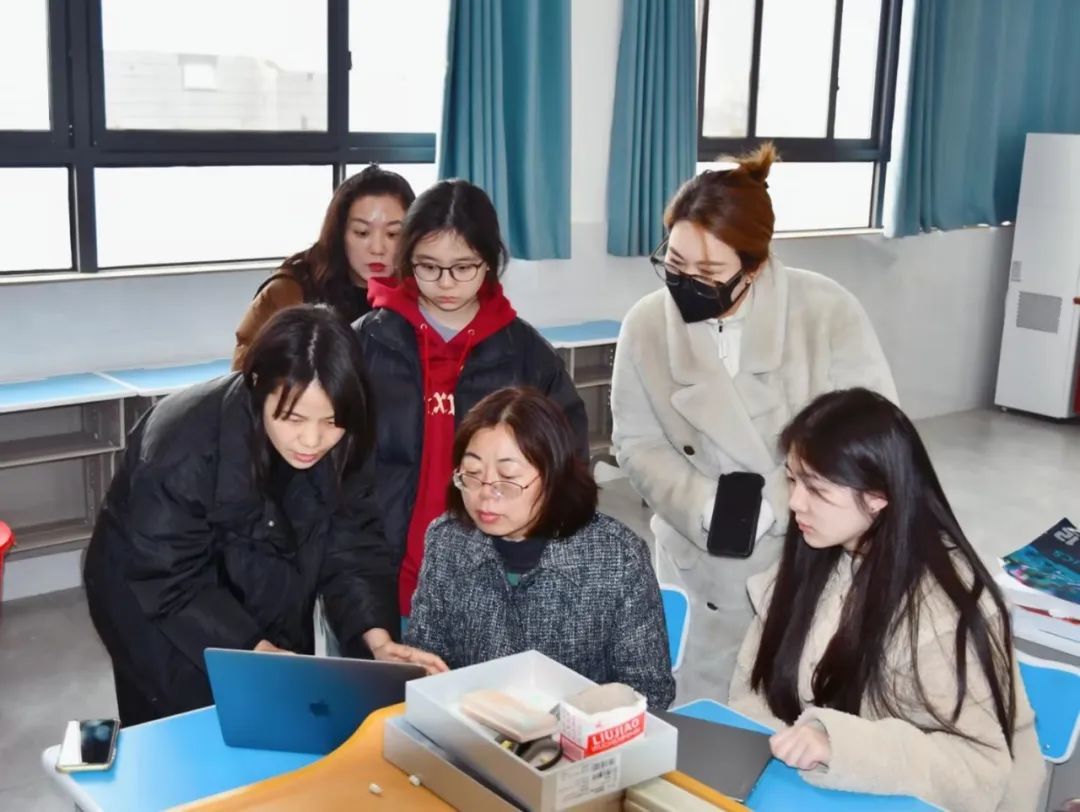 杭州东方中学国际部许晓霞主任