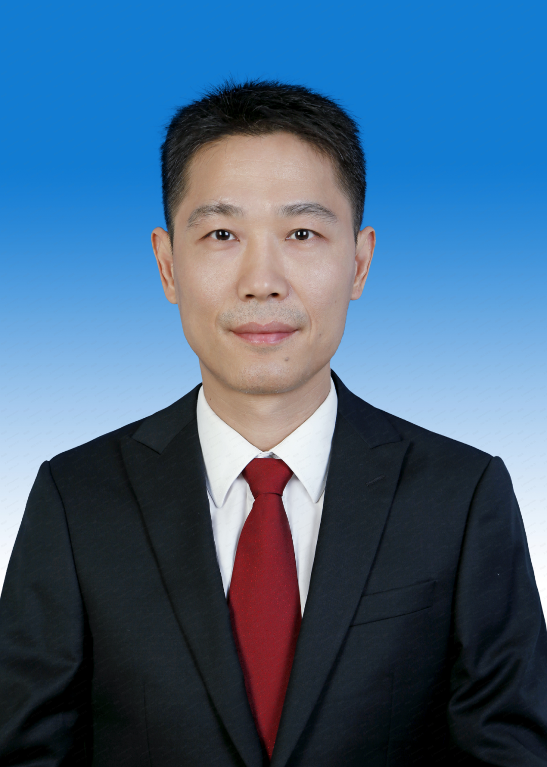 熊明当选南昌市监察委员会主任