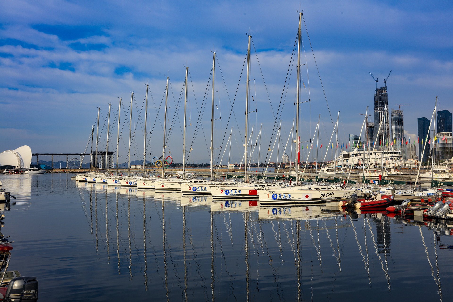 在美丽的青岛沙滩上留下脚印 开启一场海洋研学之旅