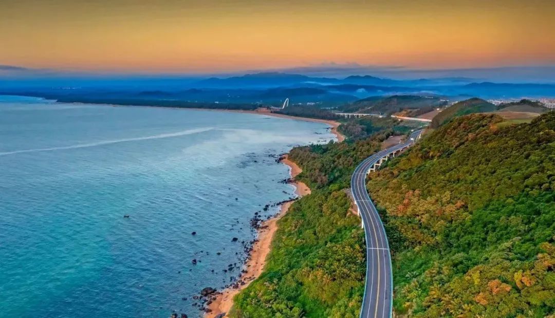 海南环岛旅游公路。