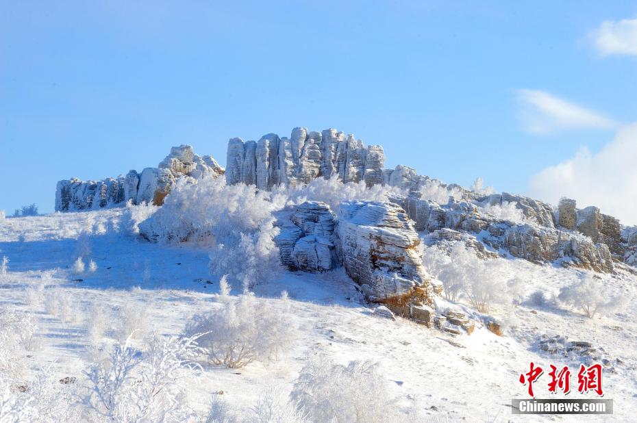 大兴安岭阿斯哈图石林：巨石遇见雾凇林海