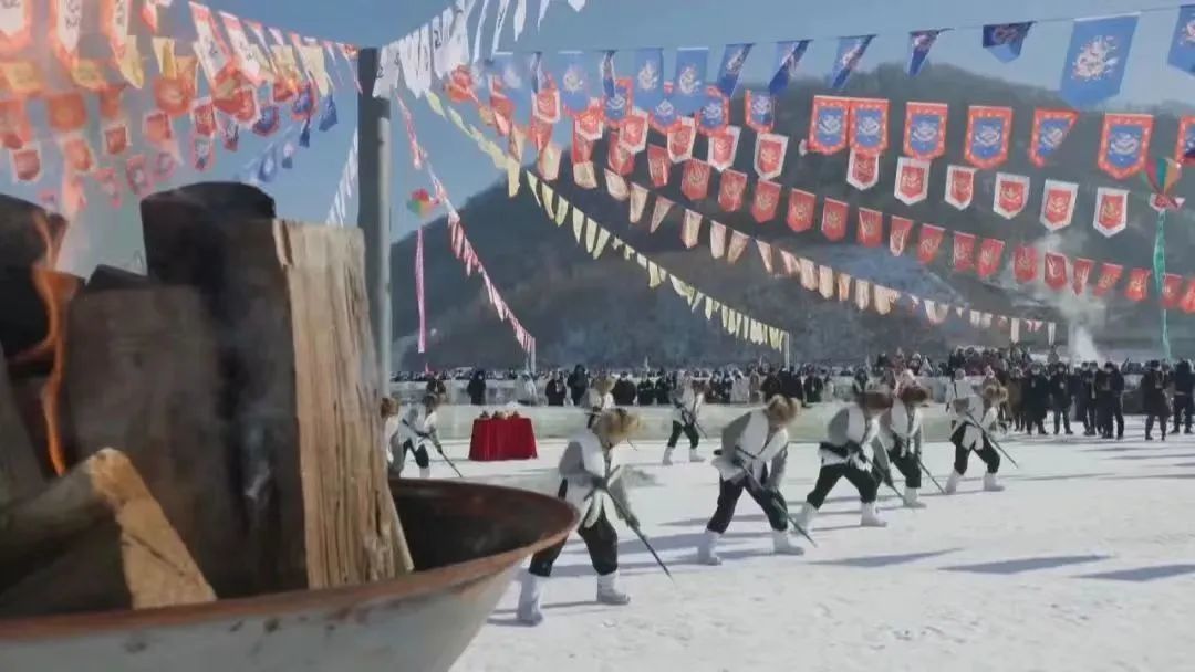 白山靖宇1946人同时玩冰面陀螺，将创吉尼斯世界纪录！
