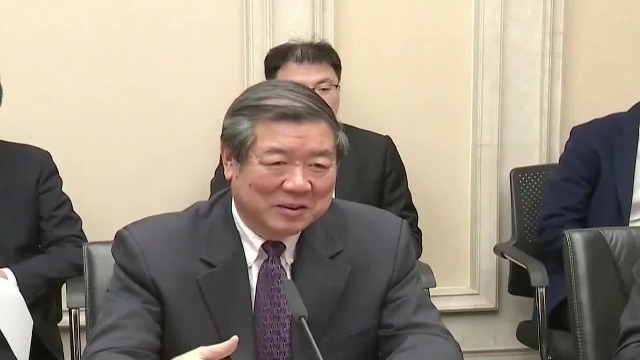 何立峰会见美国前财长盖特纳