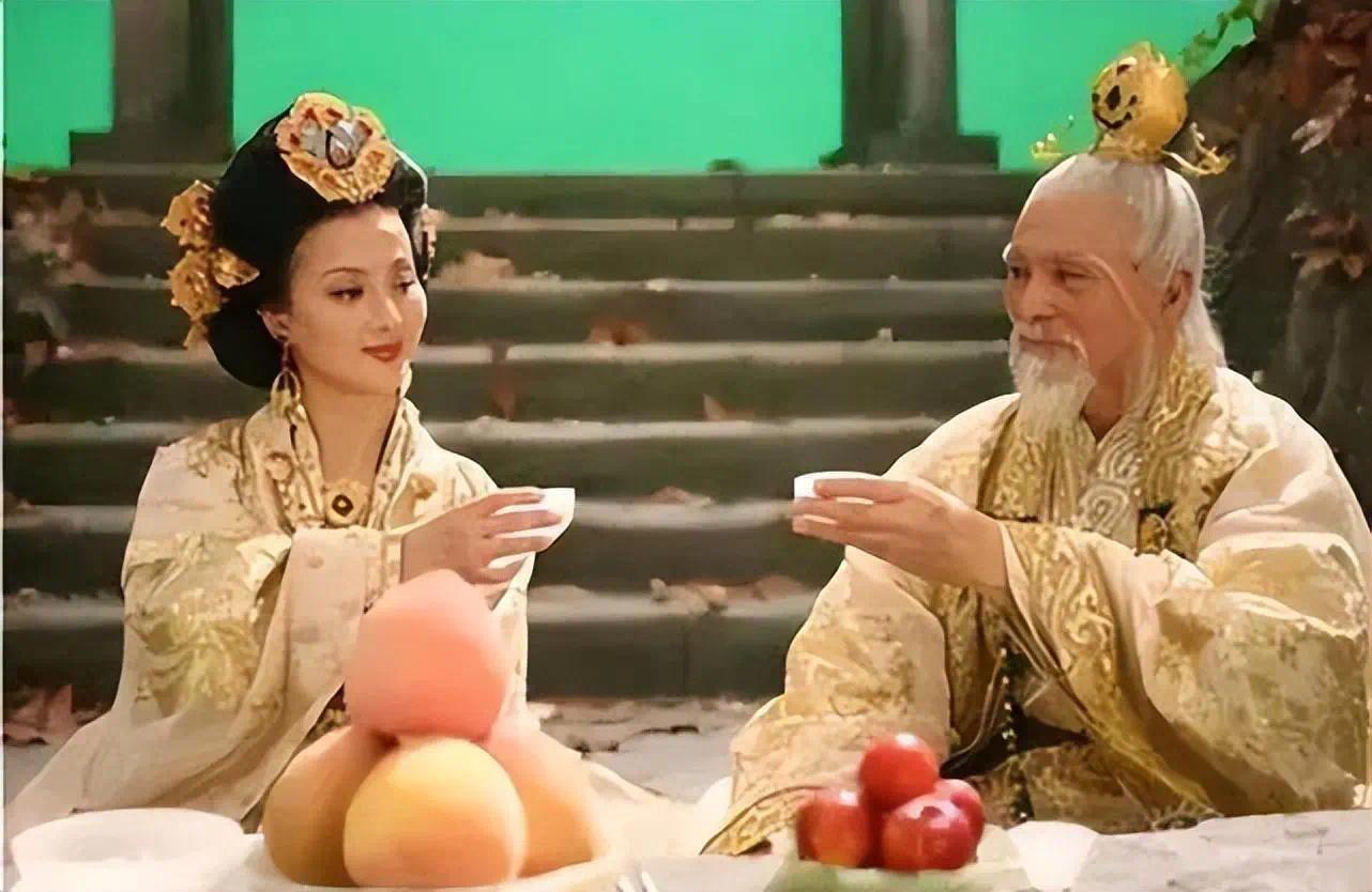 刘亦菲的妈妈刘晓莉：两婚两离，65岁依旧单身，长得比女儿还漂亮