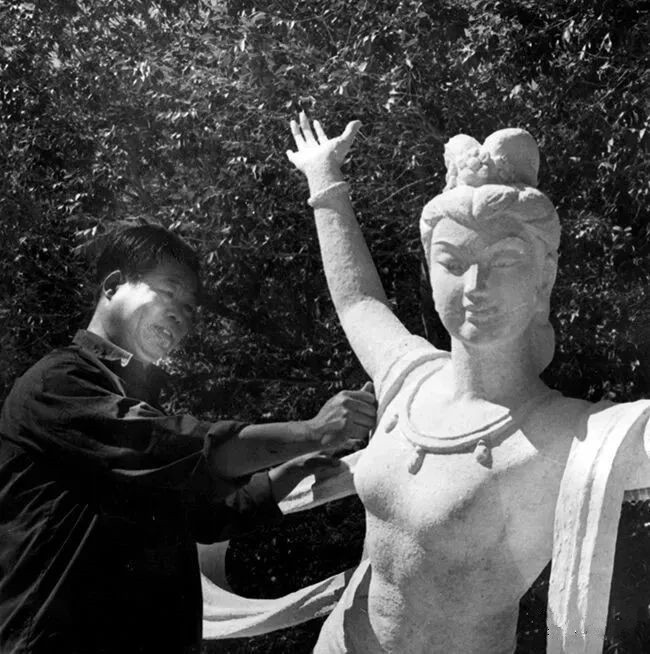 工作中的孙纪元先生