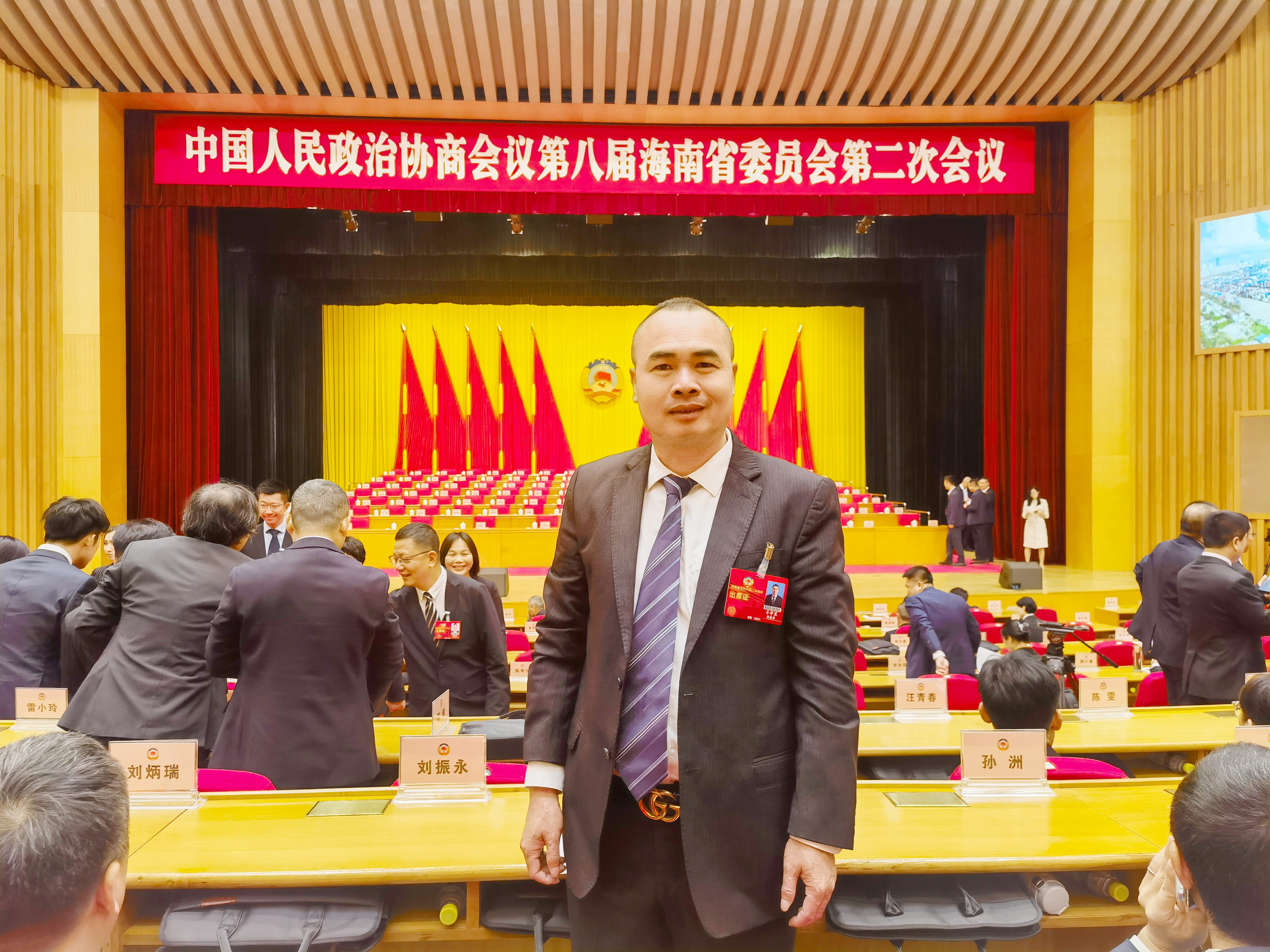 两会声音| 海南省政协委员羊学裘：建议海南逐步适当开放菲佣的引进