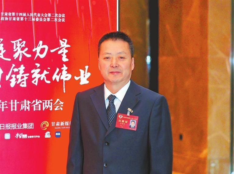 省政协委员刘国汉　新甘肃&middot;甘肃日报记者　冯乐凯