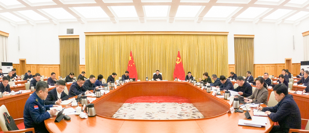 ▲1月25日上午，重庆市委常委会举行会议，市委书记袁家军主持并讲话。 苏思 摄