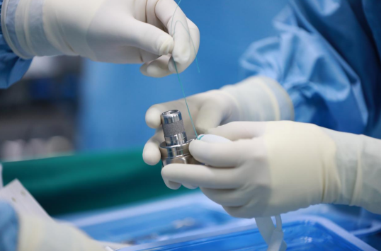 90克，仅核桃大小！亚心团队成功植入国产人工心脏挽救“崩溃的心”