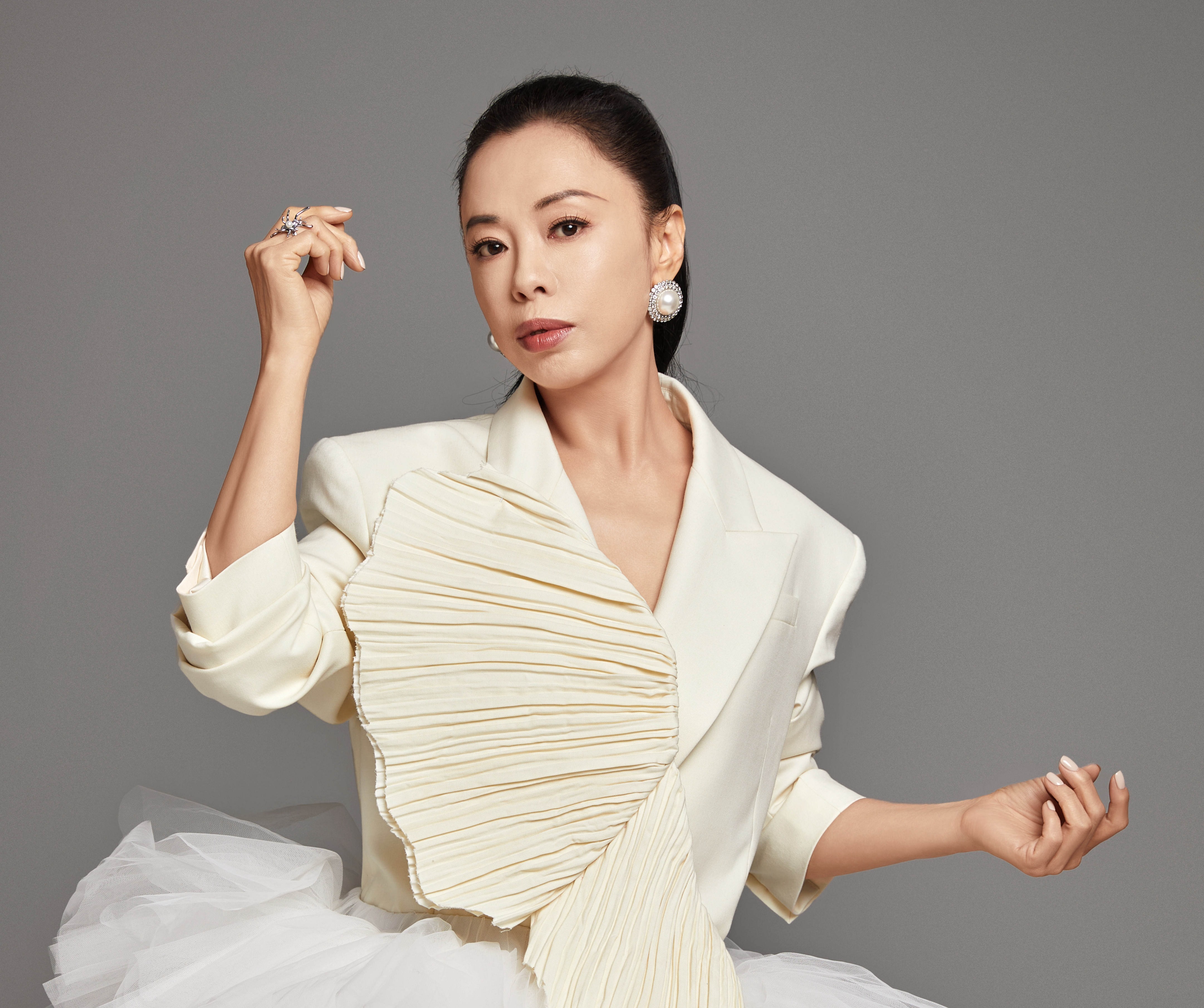 黄绮珊:只做小霞 自在由心