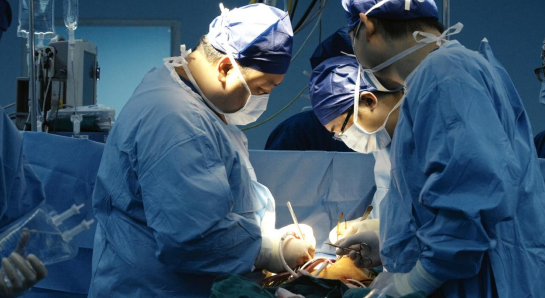 华正东主任团队为段先生植入“人工心”