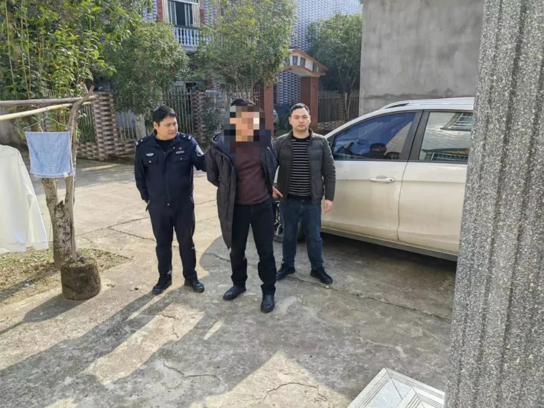 神秘失踪的保险柜出现在河底 乐平居民价值20万的黄金不翼而飞