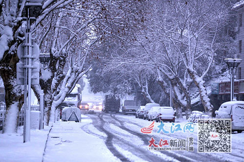 大雪中的南昌一片银装素裹。