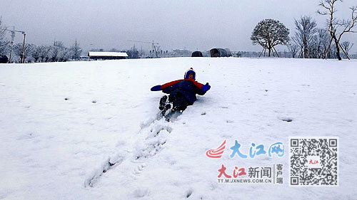 在南昌终于也可以实现“滑雪自由”。