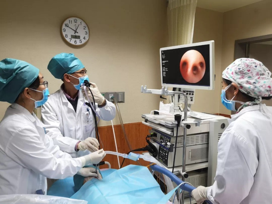 过峰:呼吸道疾病冲击下的医护与医院