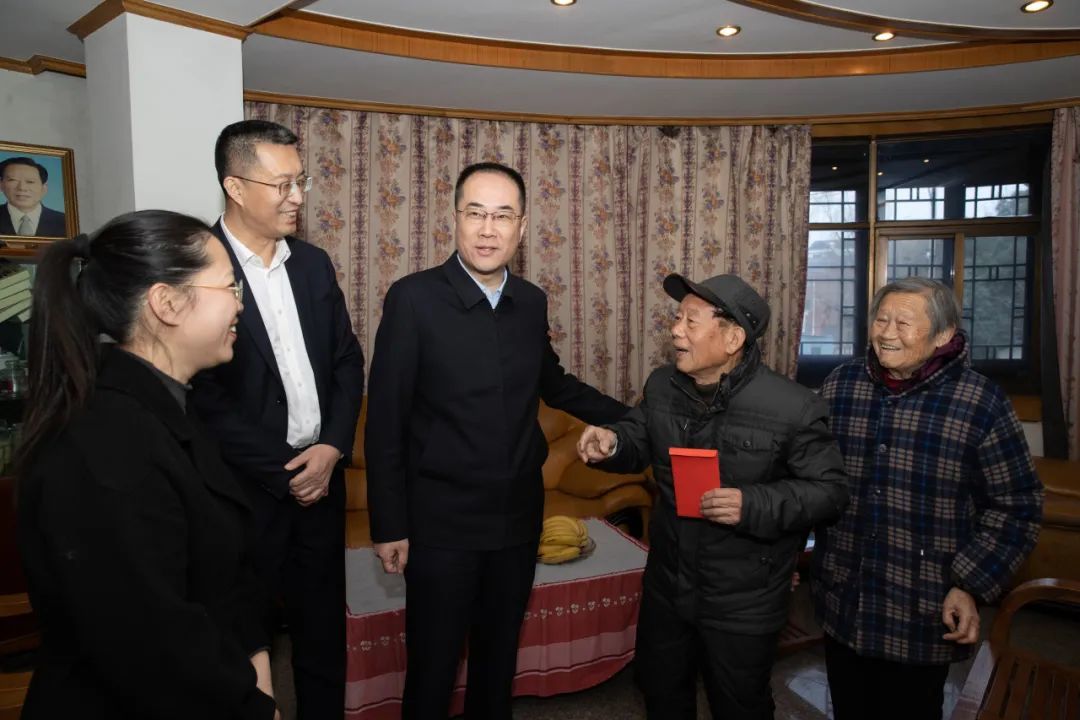 江苏张家港：新春送温暖 积极传播真善美 传递正能量
