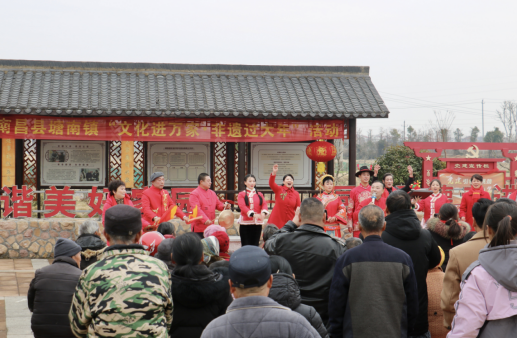 南昌县塘南镇开展文化进万家非遗过大年活动