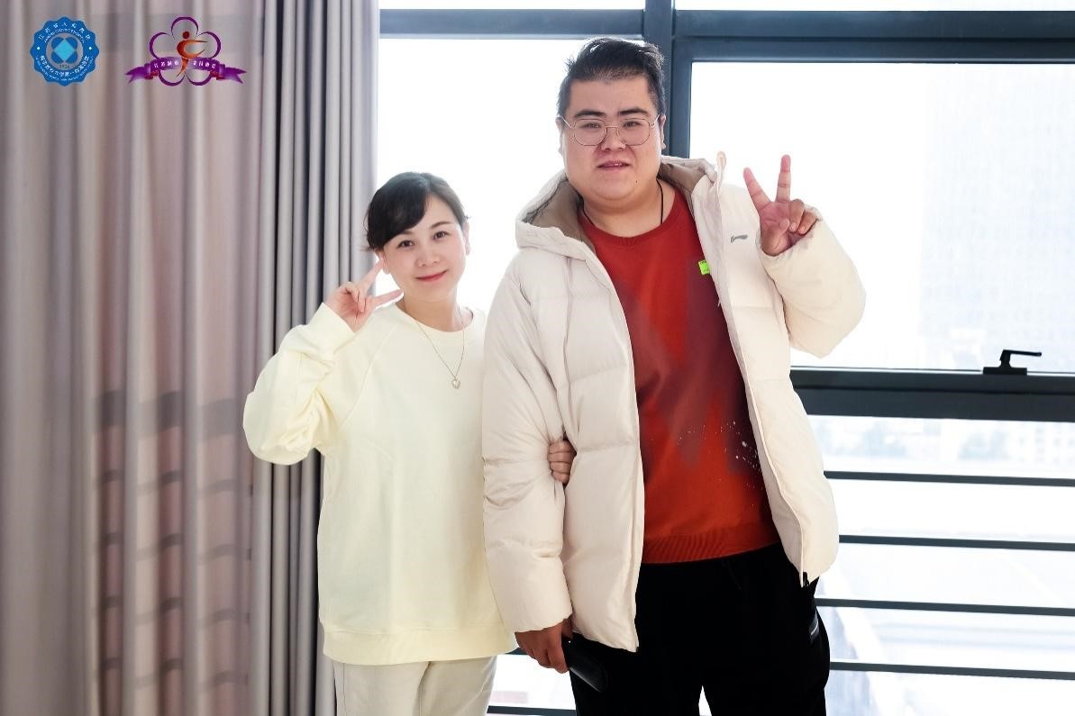 图左：江苏省人民医院减重代谢外科护士长 杨宁琍 图右：手术十天后的钟强