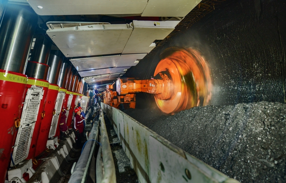 向地球深部进军——山东能源集团深部煤炭数智化高效开采成套技术与工程应用引领煤炭工业高质量发展