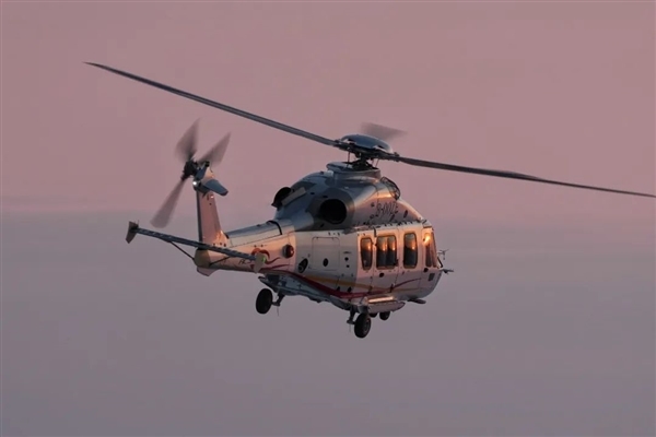 AC332、AC352两大国产直升机会师东北:-40℃试飞20小时