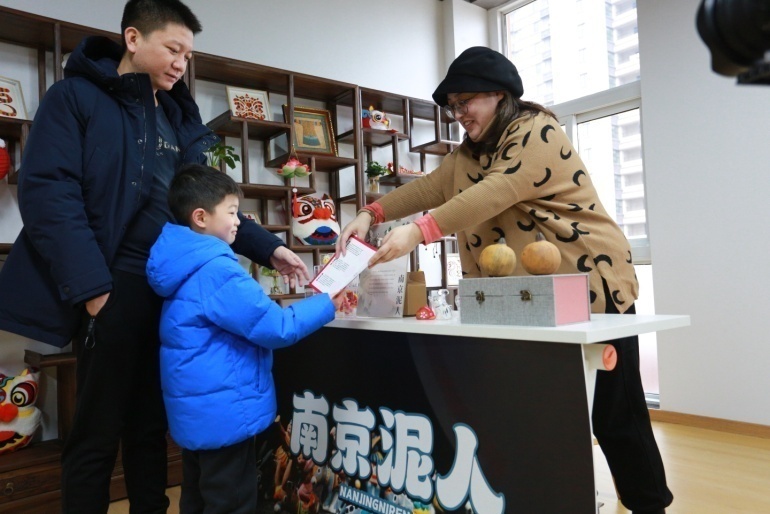 非遗传承人现场图