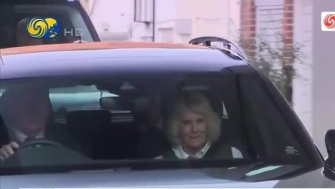 英王查尔斯入院接受前列腺手术，王后卡米拉探望