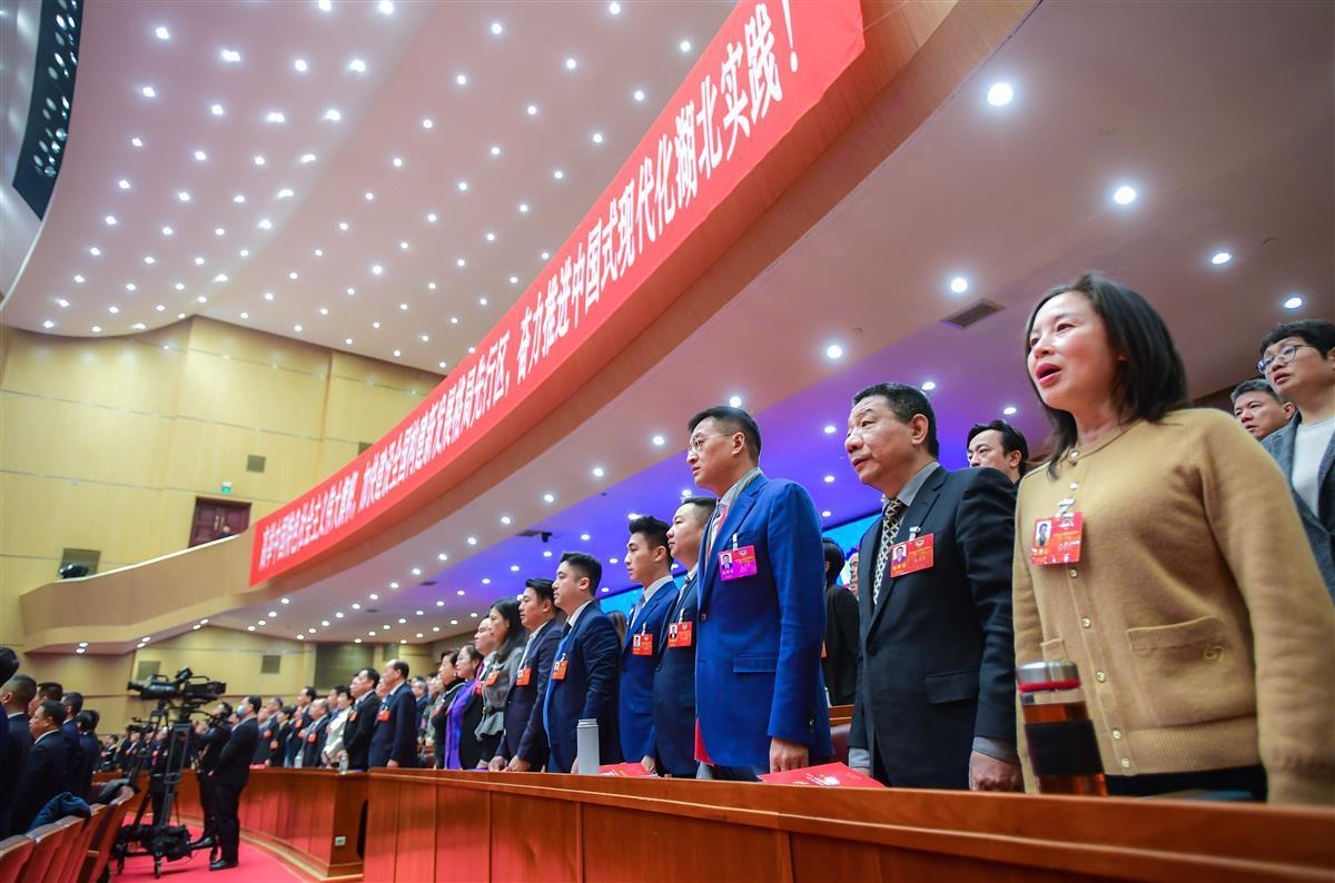 3、在雄壮的国歌声中，省政协十三届二次会议开幕.jpg