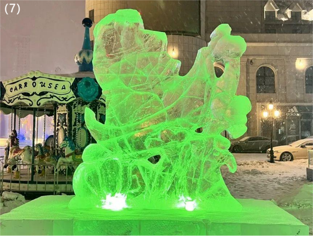 47组冰雕作品谁能摘得"最美冰雕"桂冠?哈尔滨世界欢乐城冰雕评选活动