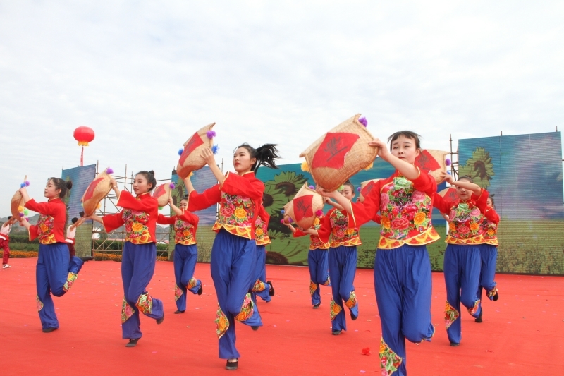 @漂泊在外的游子们　华亭喊你回家过年啦