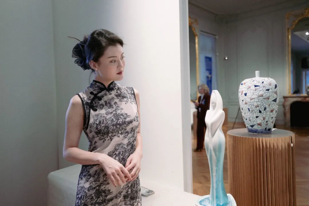 嘉宾观展