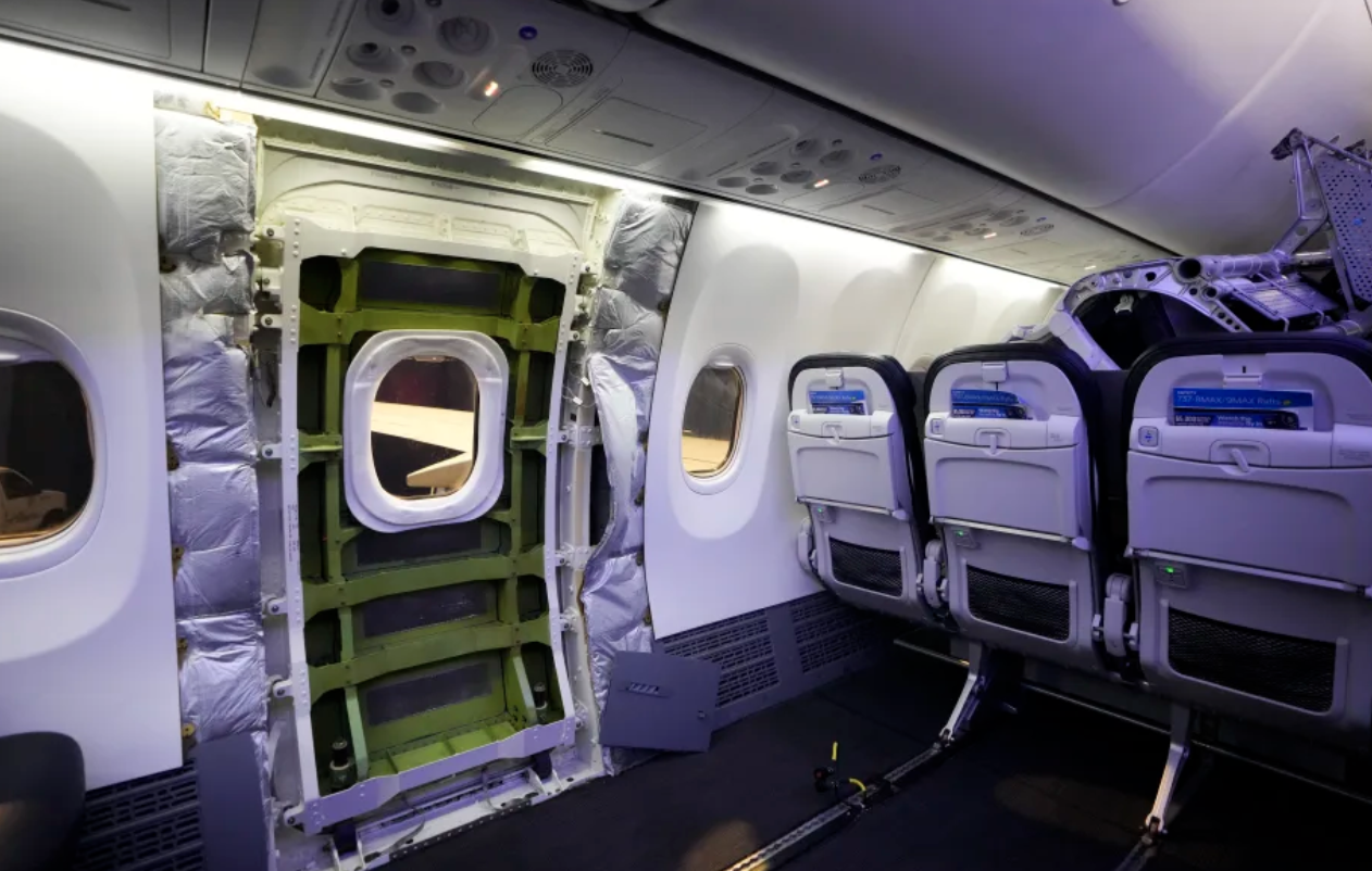 波音两难：一年亏损22亿美元，2024年要业绩还是要安全？