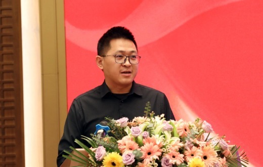 企业家乡贤代表张胜军交流发言