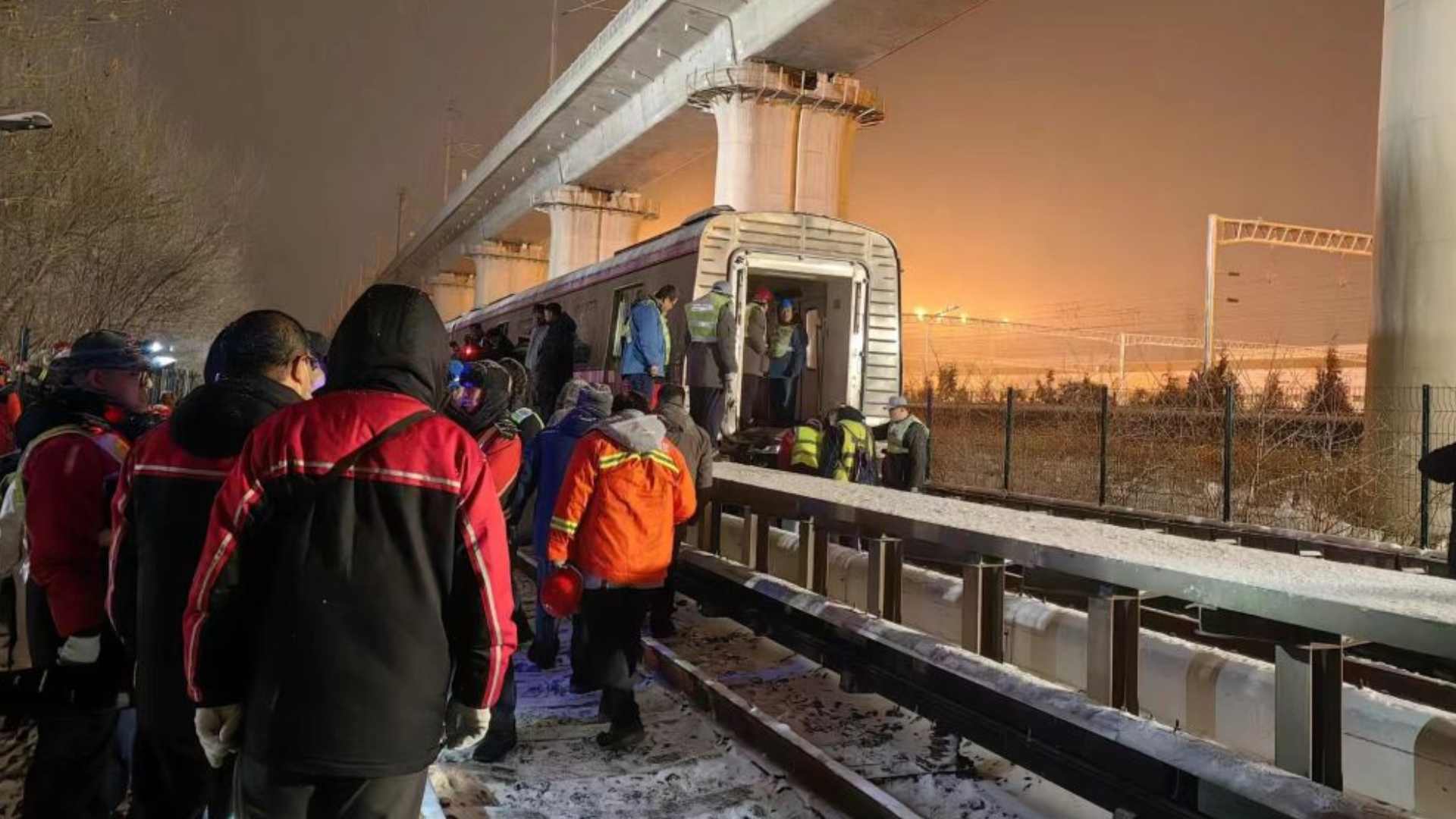 北京昌平线列车追尾调查报告公布 18人被追责
