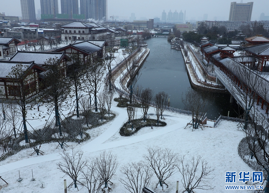 这是2月2日拍摄的南阳医圣文化园雪景。