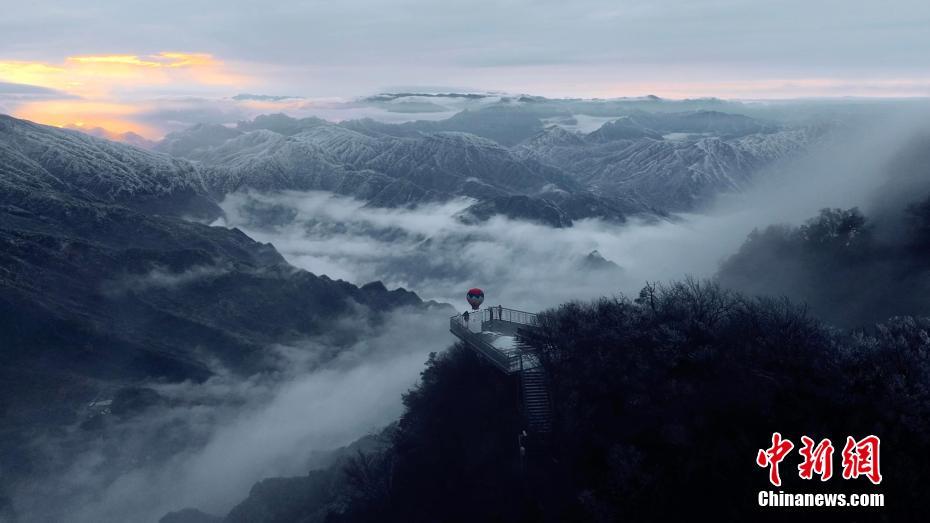 川陕交界处的“云上仙境”：龙头山雪景如画