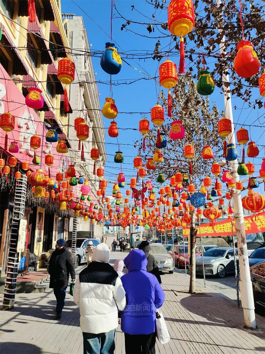 哈尔滨全城红灯高挂迎新春