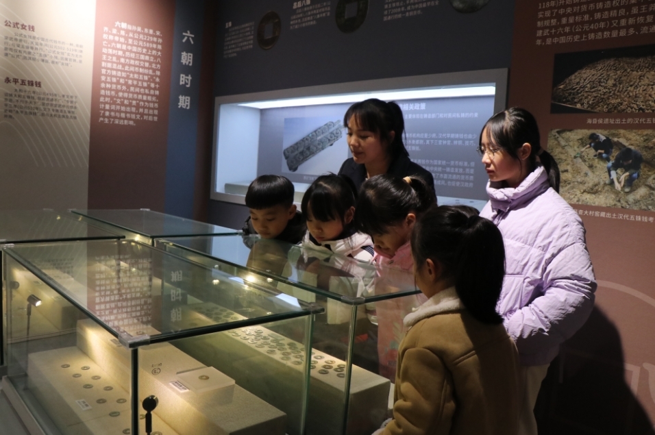 浮梁县:博物馆里过大年