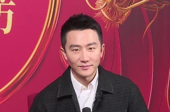 黄轩送祝福：新春大吉，幸福安康