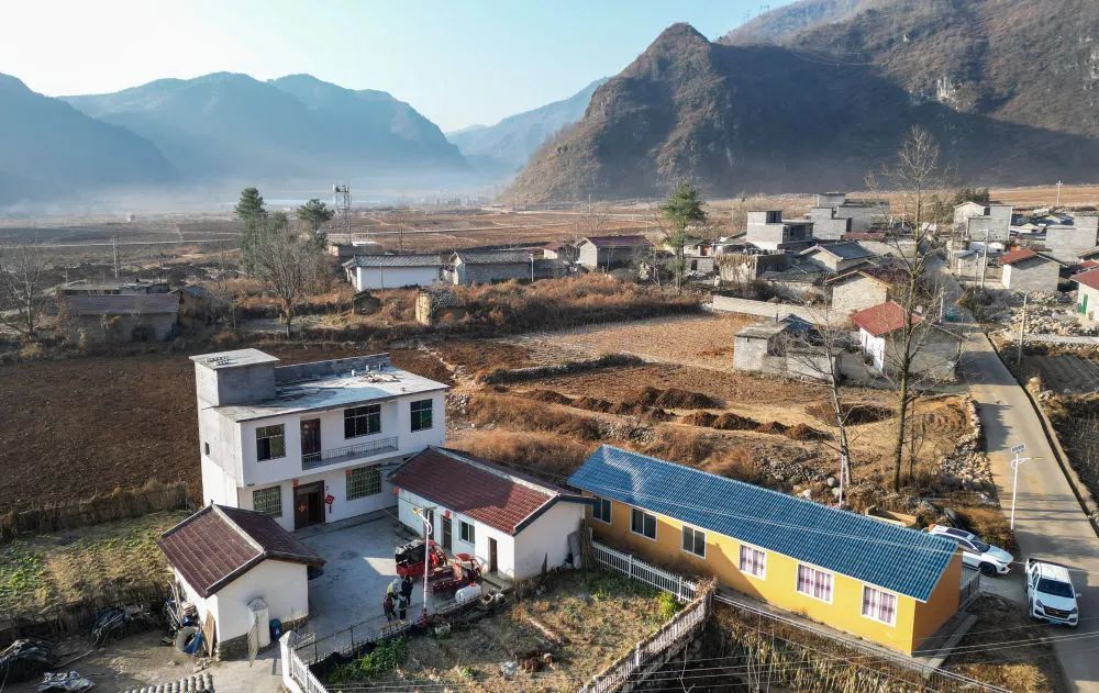 这是2月2日拍摄的“春运母亲”巴木玉布木位于四川省凉山彝族自治州越西县板桥镇桃园村的家。新华社记者 王曦 摄