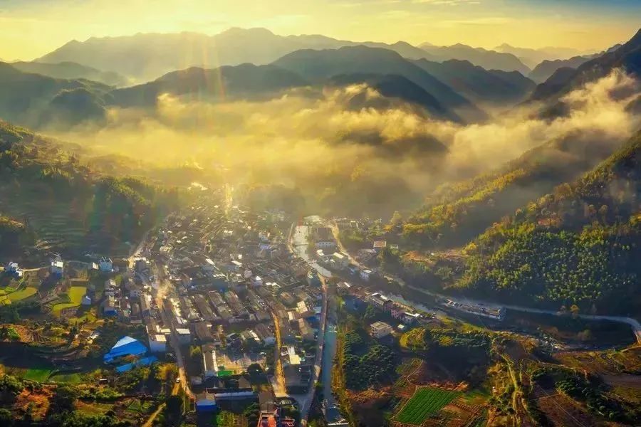 如龙山镇,伏龙山村,龙山所村,龙门坊,龙头场,伏龙寺,伏龙路等