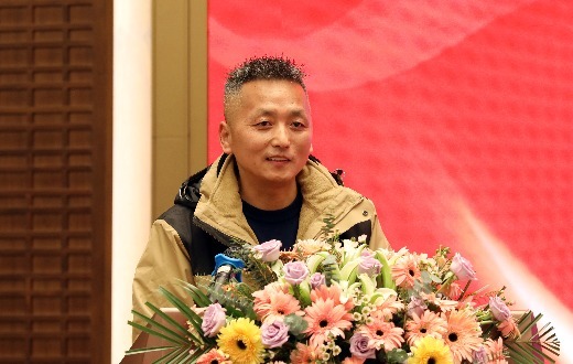 乡贤代表施心华交流发言