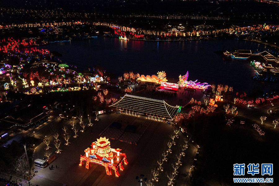 航拍大运河(沧州)首届新春灯会。张军 摄