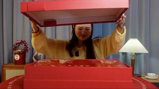 早知春有信 “尔滨”再邀约——“这份来自‘尔滨’的礼物”再上“热榜”再成“顶流”