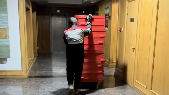 早知春有信 “尔滨”再邀约——“这份来自‘尔滨’的礼物”再上“热榜”再成“顶流”