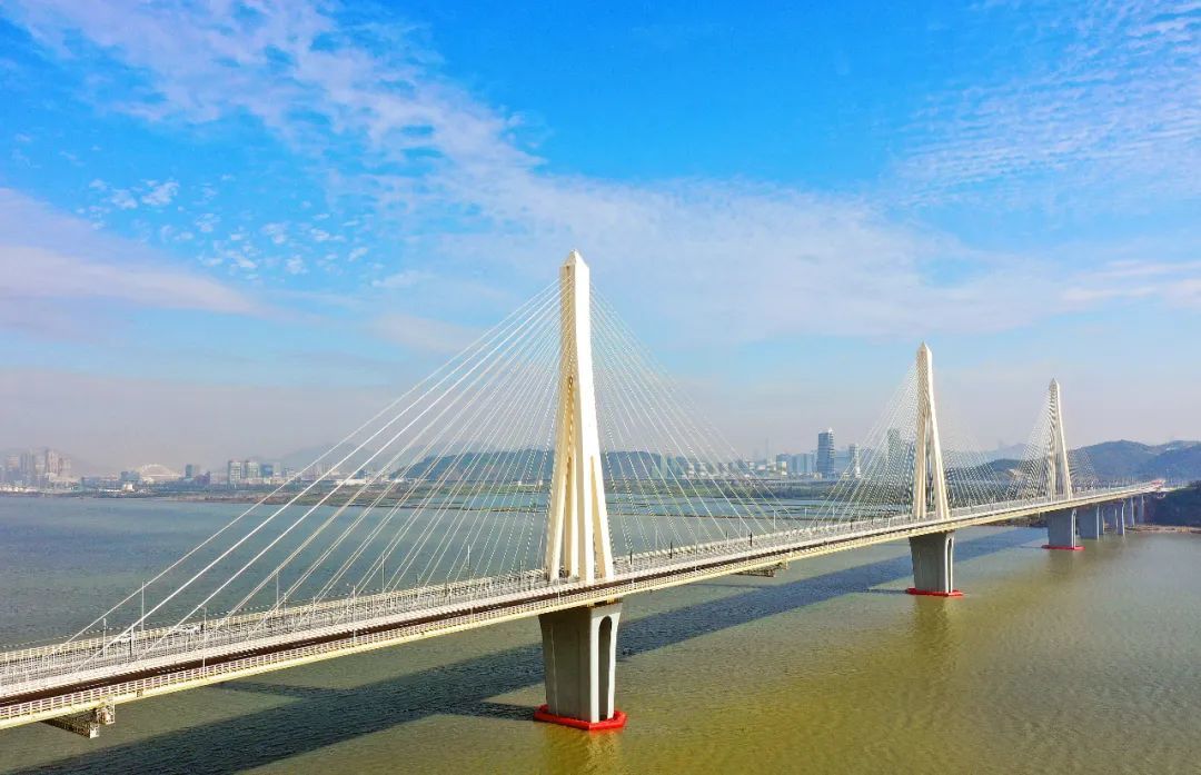 2023年12月26日，钦敬通车前的金海年夜桥现象