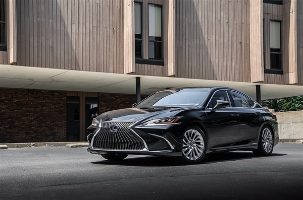 雷克萨斯2023全球销量超82万辆:中国市场排名第二独占1/5