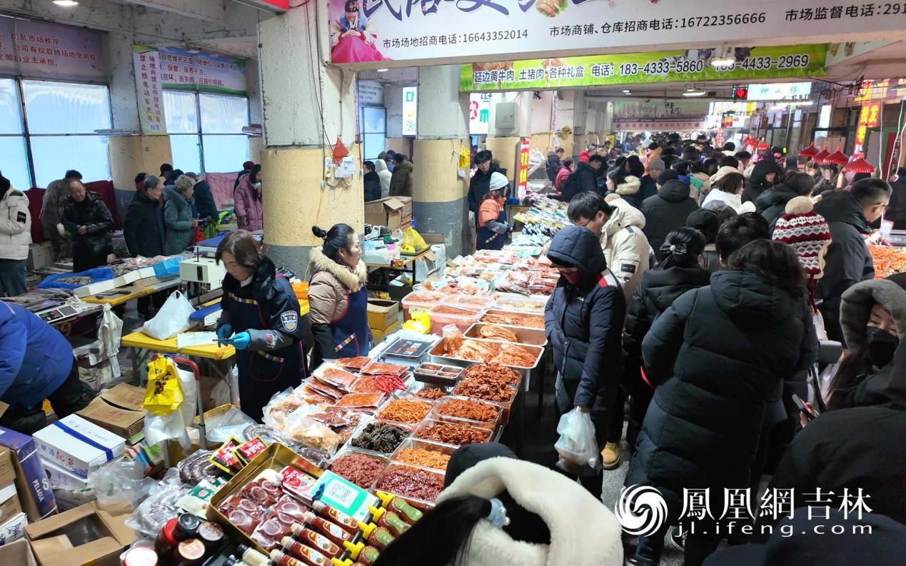 延吉水上市场。 凤凰网吉林 席海波/摄